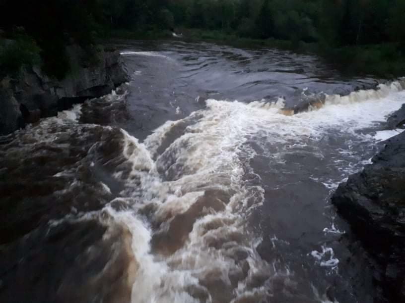 Fossekroa Svarstad  Luaran gambar